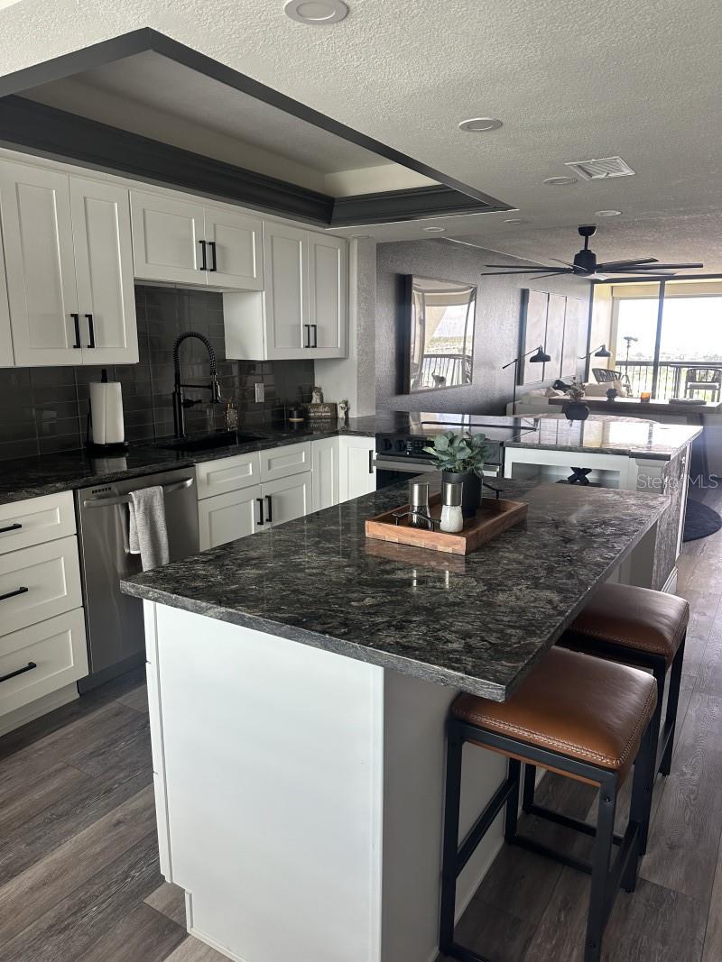 4th image of 9425 Blind Pass Rd #1207, St Pete Beach, FL 33706 | MLS# A4701879