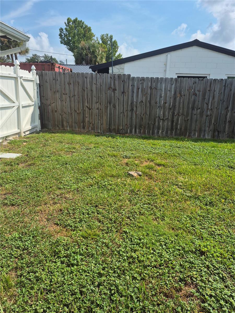 4th image of 2604 Reef Ct, Orlando, FL 32805 | MLS# A4701893