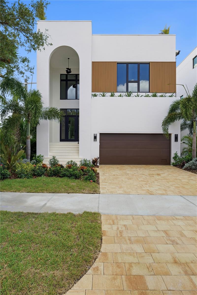 2nd image of 130 Adriatic Ave, Tampa, FL 33606 | MLS# TB8535291
