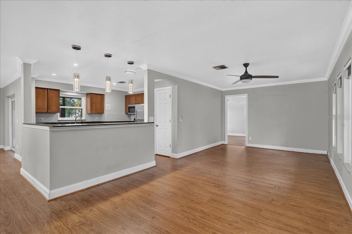 5th image of 1221 E Lime St, Tarpon Springs, FL 34689 | MLS# TB8535324