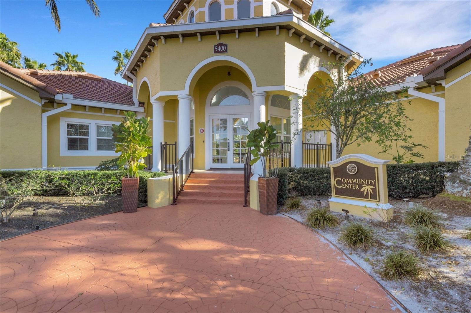 2nd image of 5601 Bentgrass Dr #10-202, Sarasota, FL 34235 | MLS# A4701922