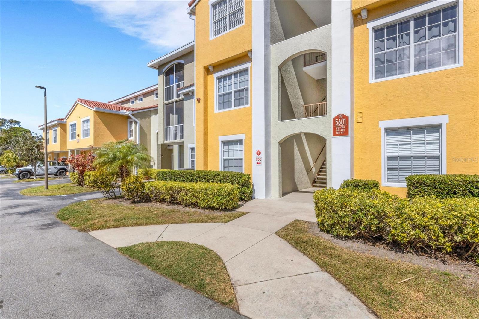2nd image of 5601 Bentgrass Dr, SARASOTA, FL 34235