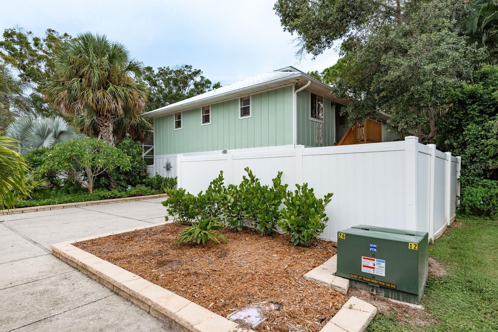 2nd image of 737 Ohio Ave, Palm Harbor, FL 34683 | MLS# TB8535522