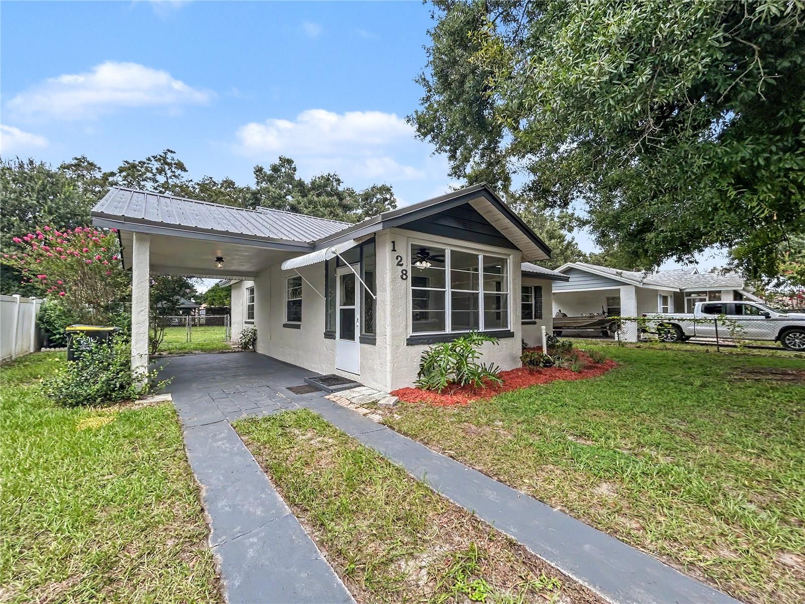 4th image of 128 Center St, Winter Haven, FL 33880 | MLS# P4939510