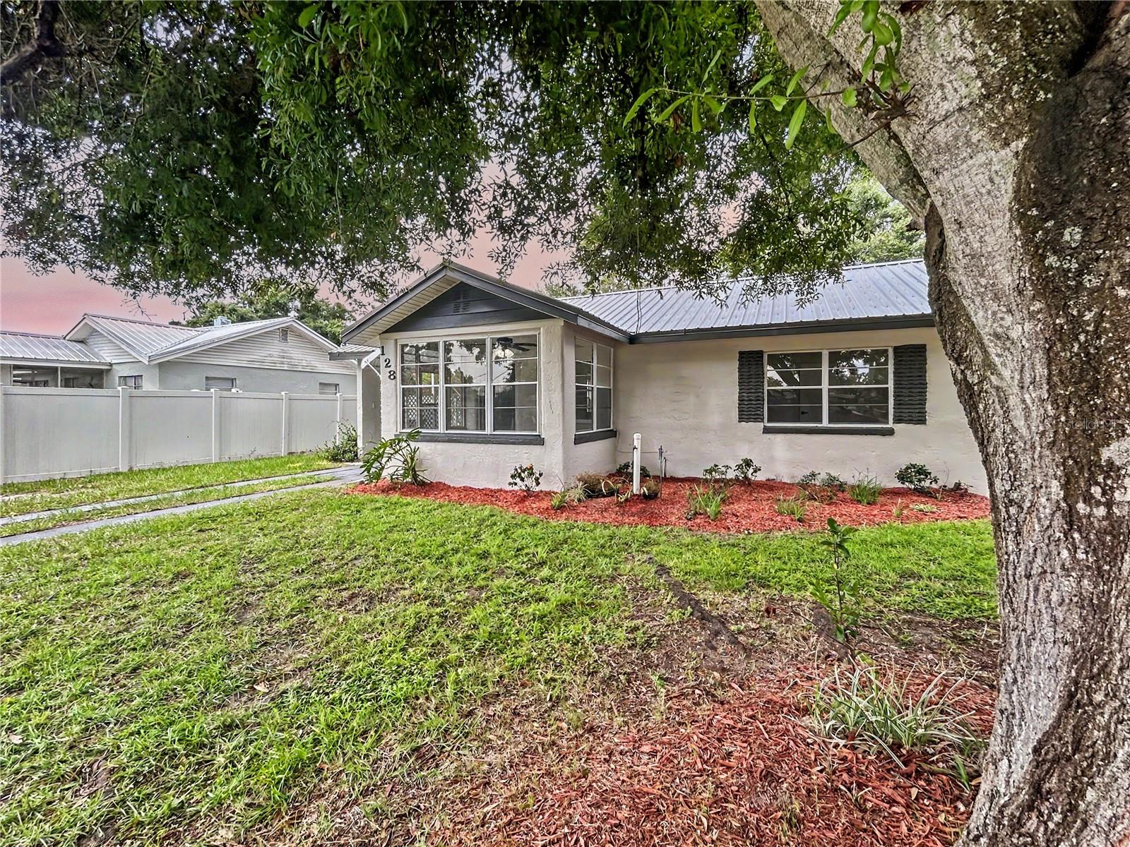 3rd image of 128 Center St, Winter Haven, FL 33880 | MLS# P4939510