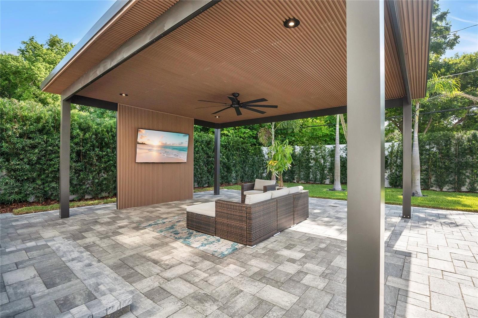 4th image of 1305 Belmont Dr, Orlando, FL 32806 | MLS# O6430505