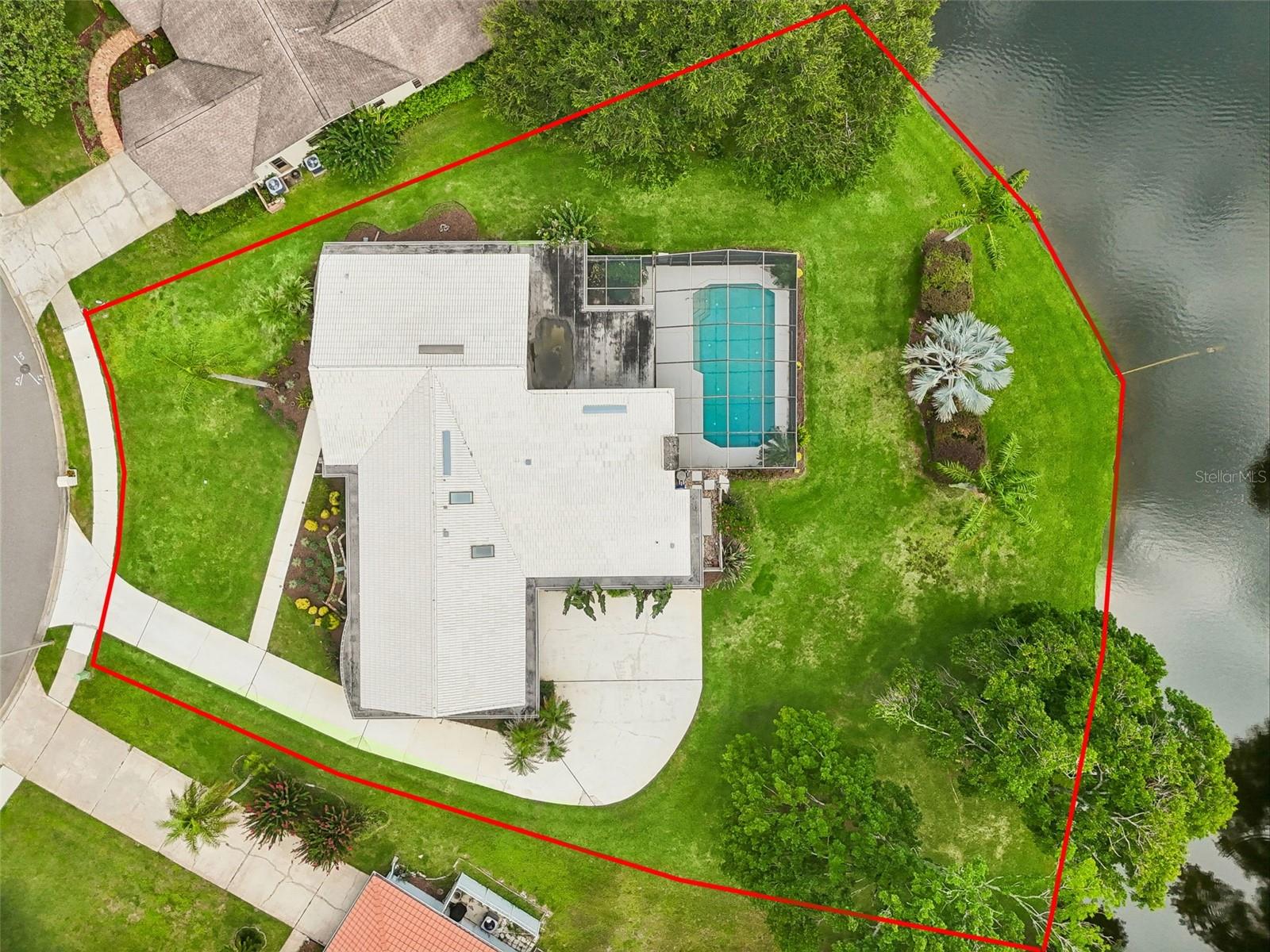 3rd image of 2364 Violet Pl, Palm Harbor, FL 34685 | MLS# TB8535642