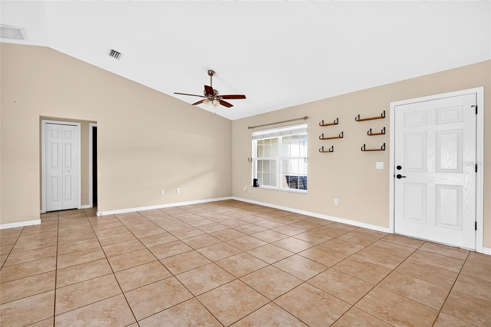 5th image of 1437 Ne 161St Pl, Citra, FL 32113 | MLS# O6430554