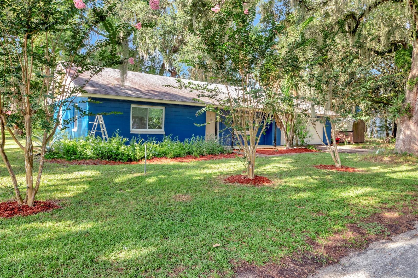 1st image of 13420 Se 122nd Pl, Ocklawaha, FL 32179 | MLS# G5116037