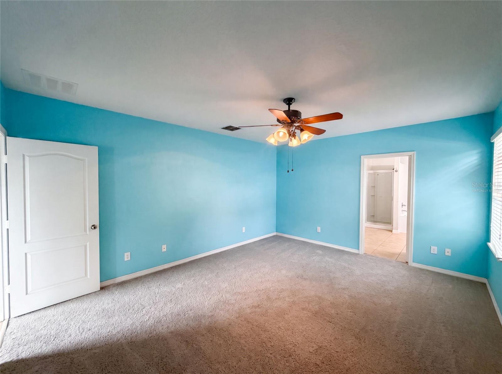 4th image of 12902 Scout Ct, Grand Island, FL 32735 | MLS# O6430590