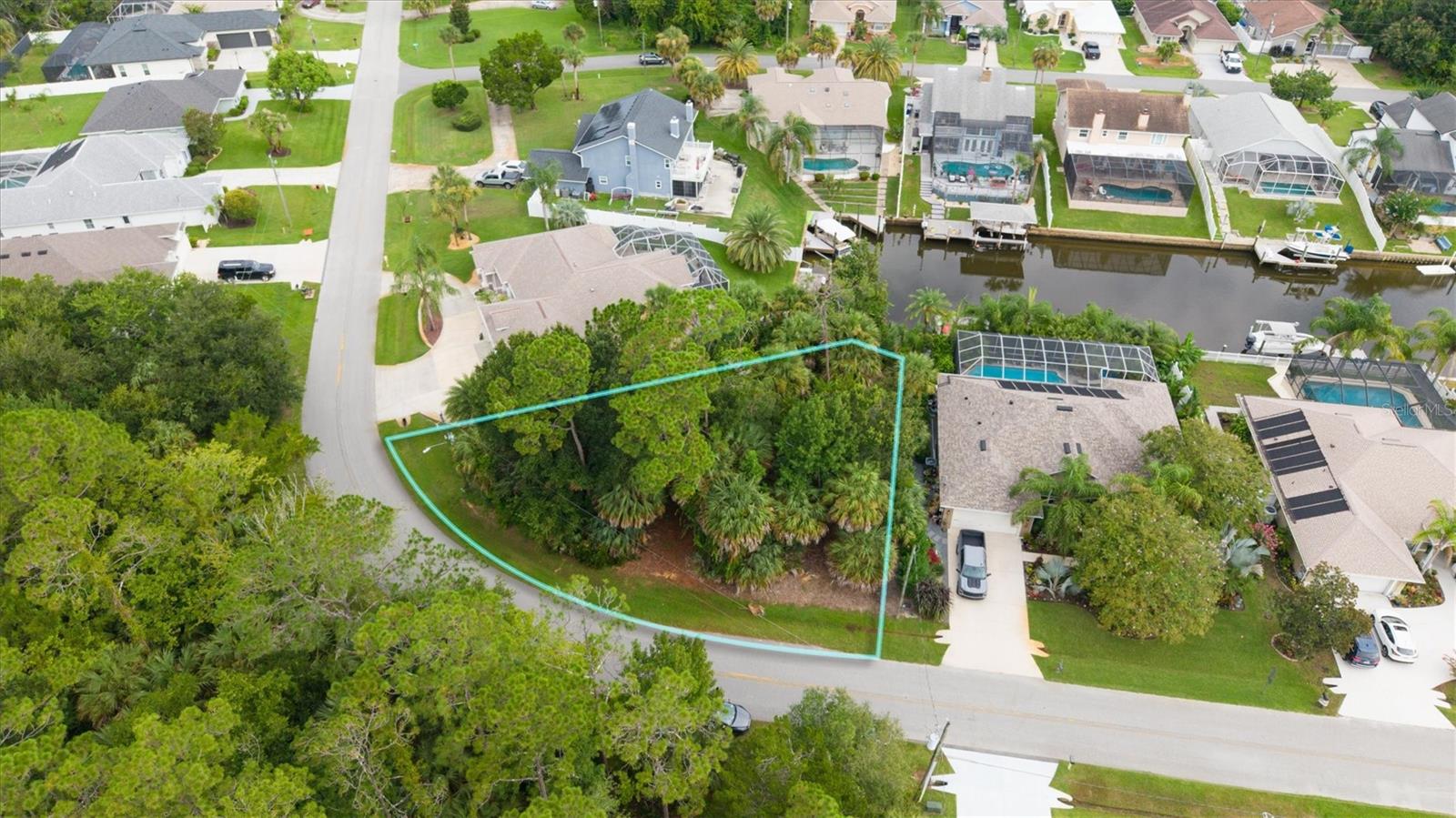 3rd image of 27 Colechester Ln, Palm Coast, FL 32137 | MLS# FC320427
