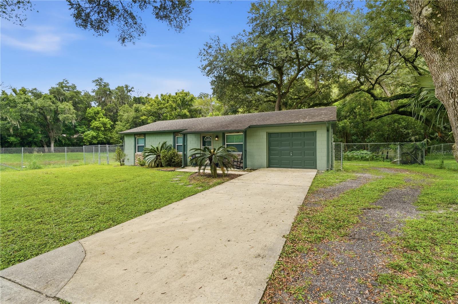 3rd image of 2120 Tanglewood Dr, Orange City, FL 32763 | MLS# V4950548