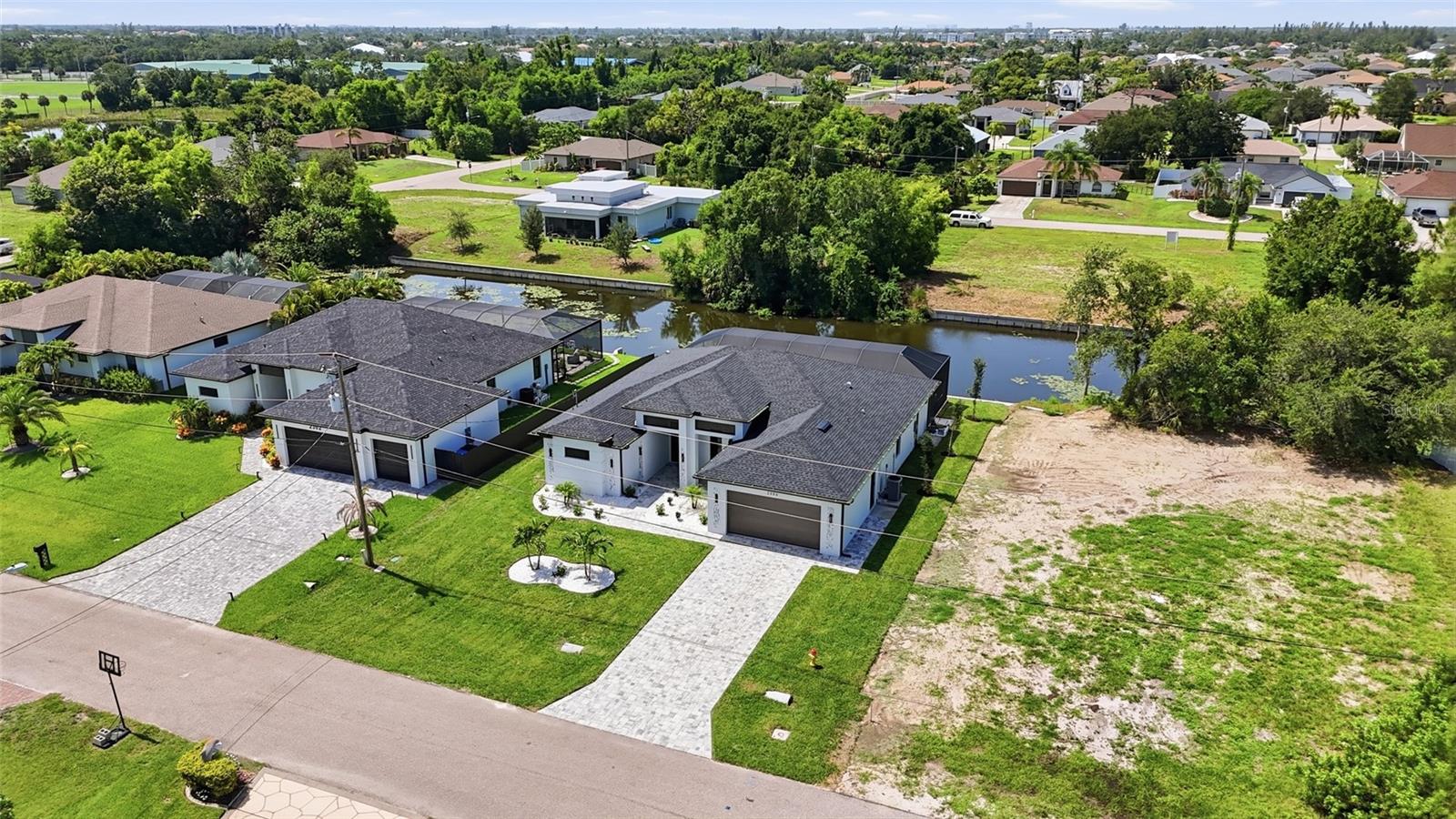 5th image of 2306 Sw 16Th Ter, Cape Coral, FL 33991 | MLS# C7529207