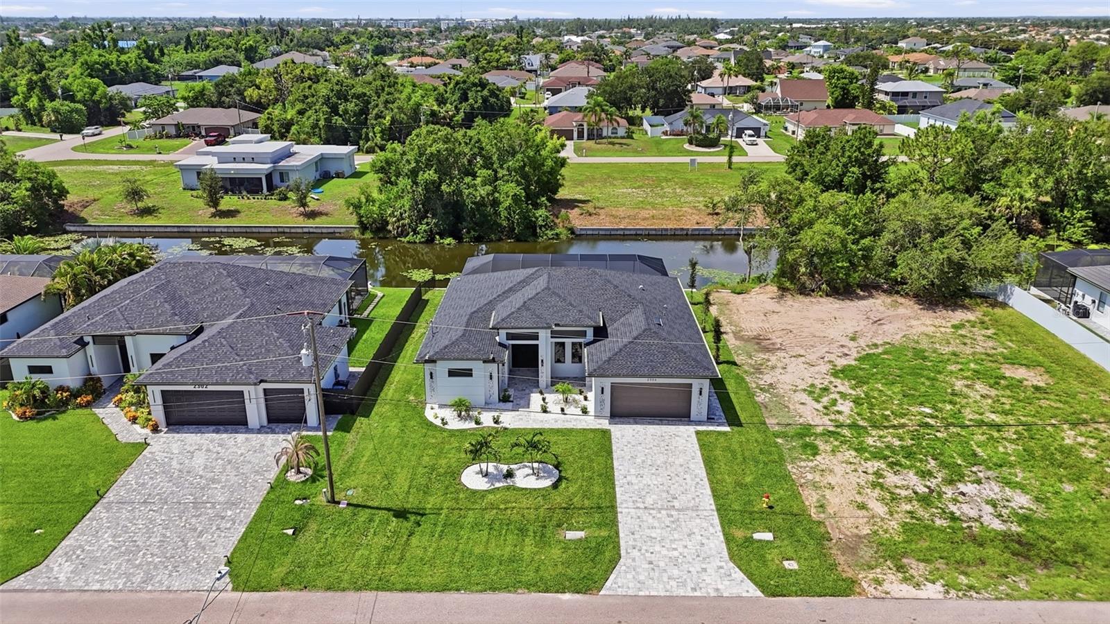 4th image of 2306 Sw 16Th Ter, Cape Coral, FL 33991 | MLS# C7529207