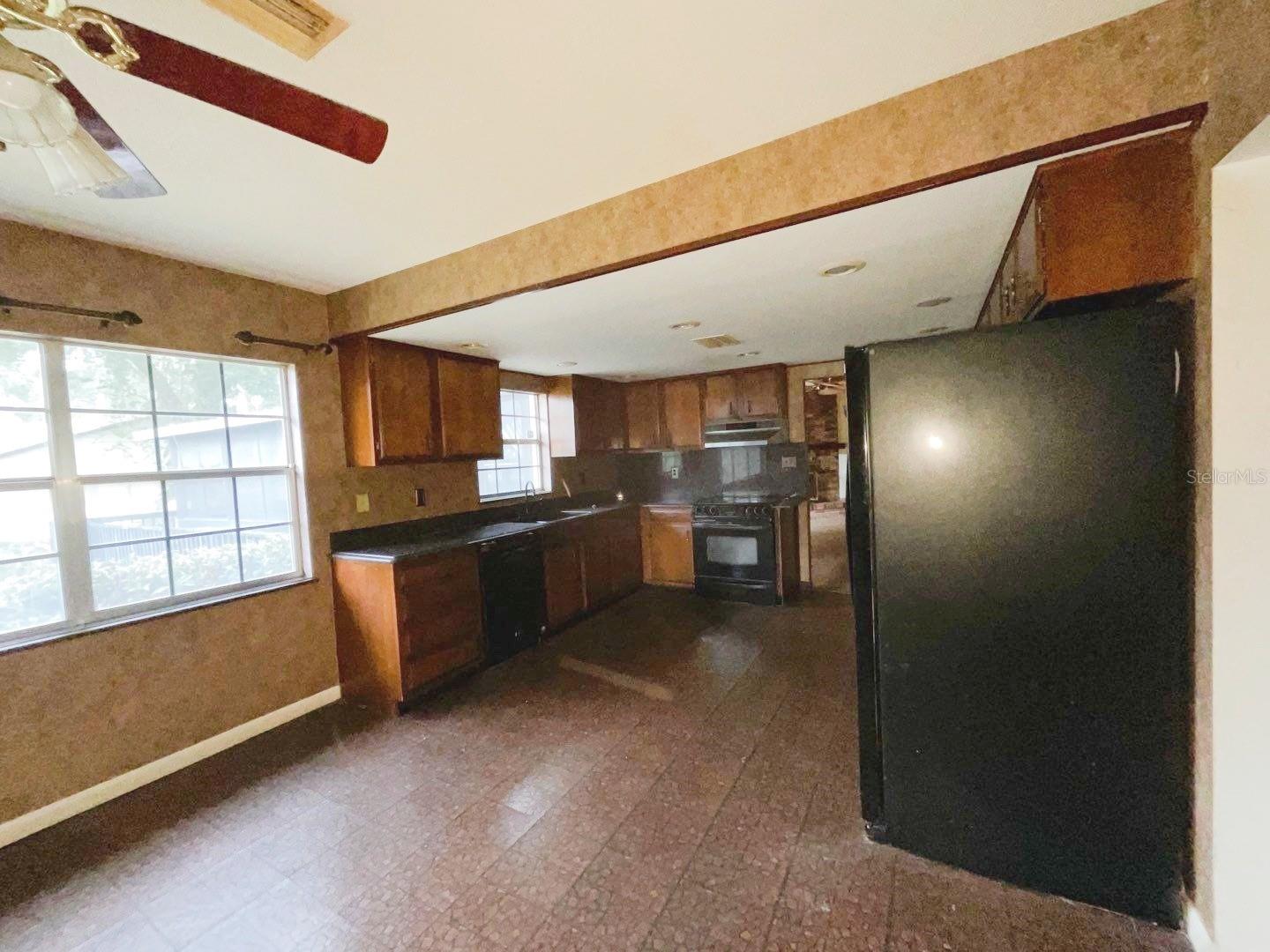 4th image of 603 W Ocala St, Umatilla, FL 32784 | MLS# O6430745