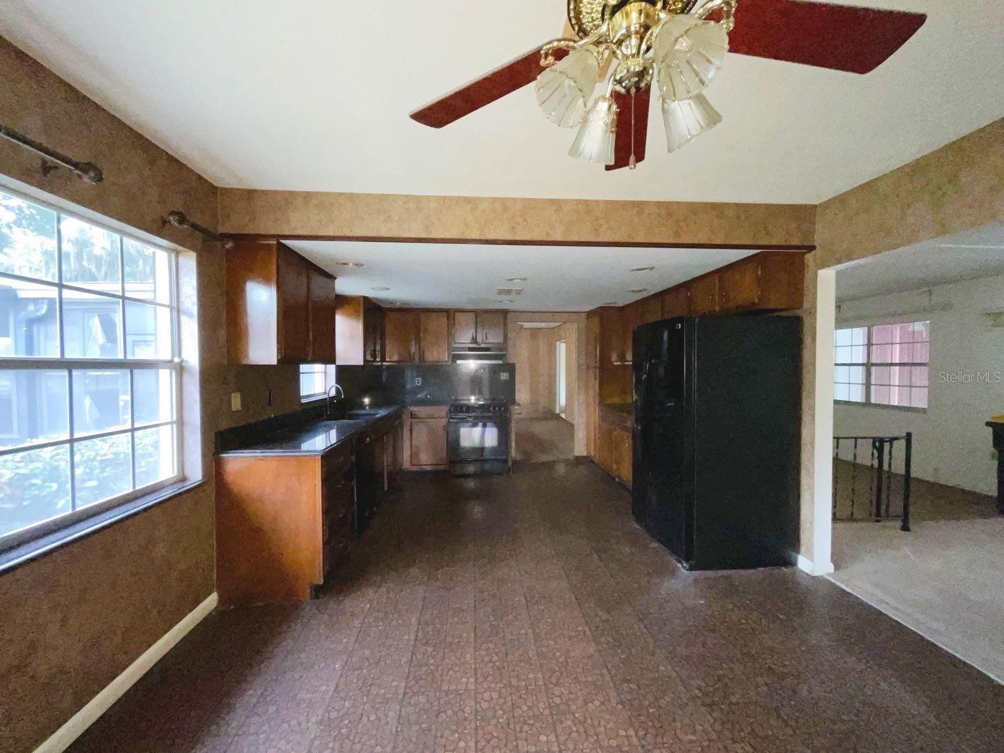 2nd image of 603 W Ocala St, Umatilla, FL 32784 | MLS# O6430745