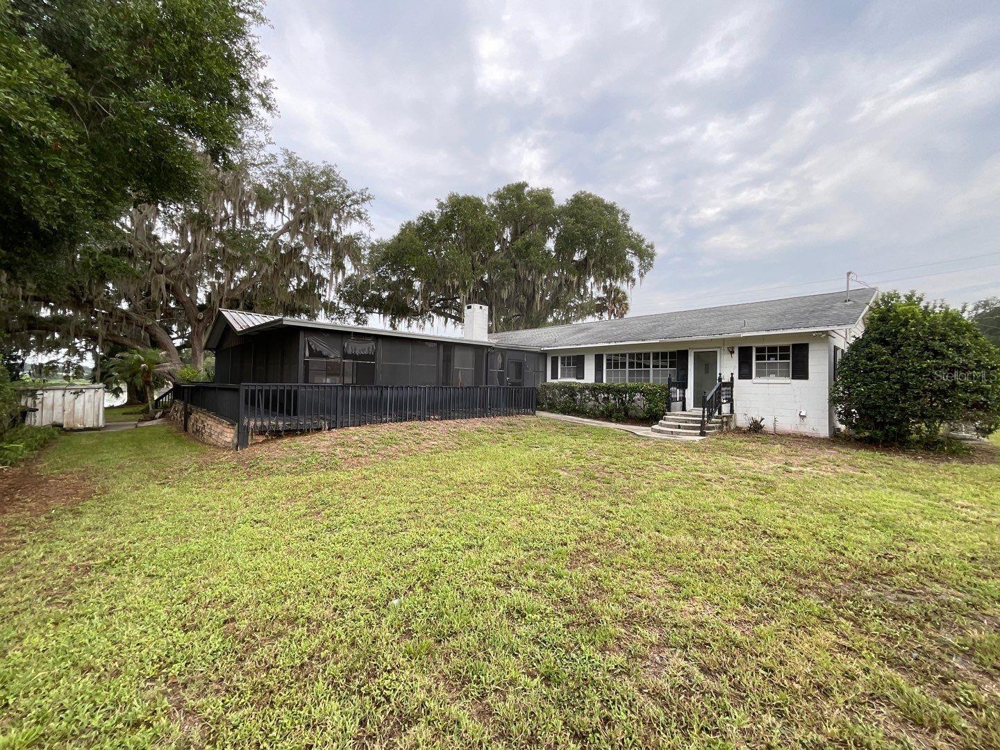 26th image of 603 W Ocala St, Umatilla, FL 32784 | MLS# O6430745