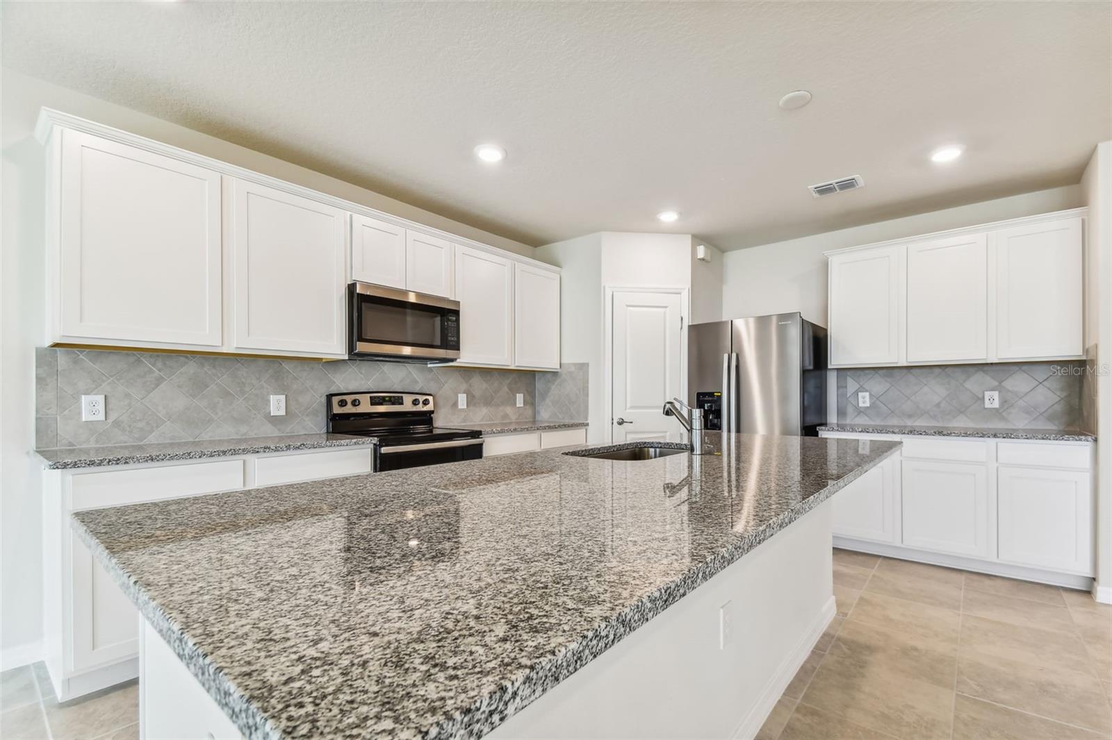 4th image of 11129 Sycamore Glen Loop, Thonotosassa, FL 33592 | MLS# TB8535957
