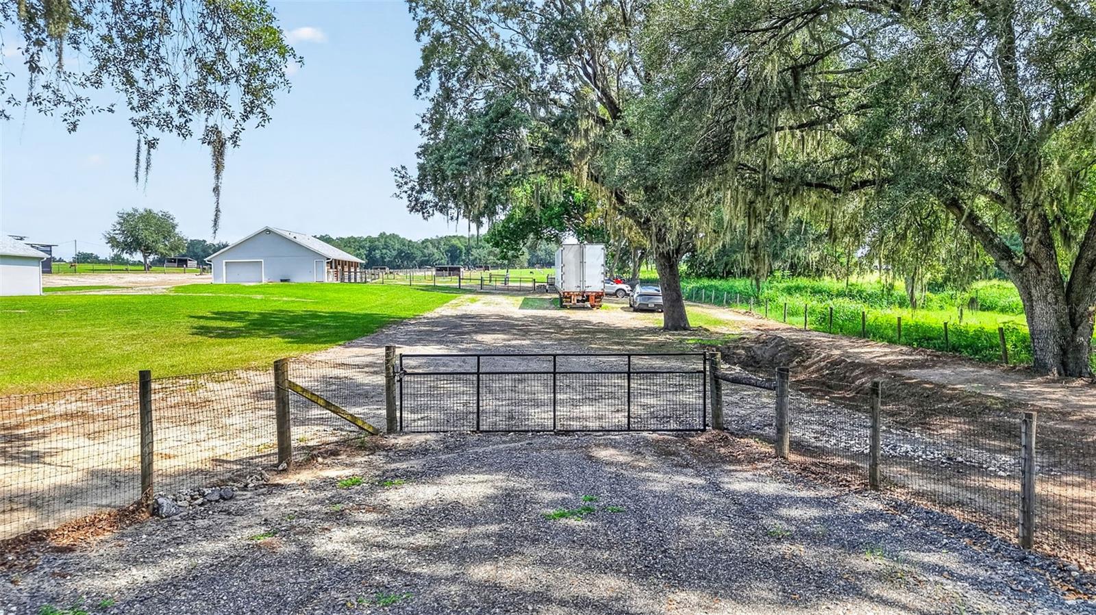 3rd image of 14125 Se 175Th St, Weirsdale, FL 32195 | MLS# G5116071
