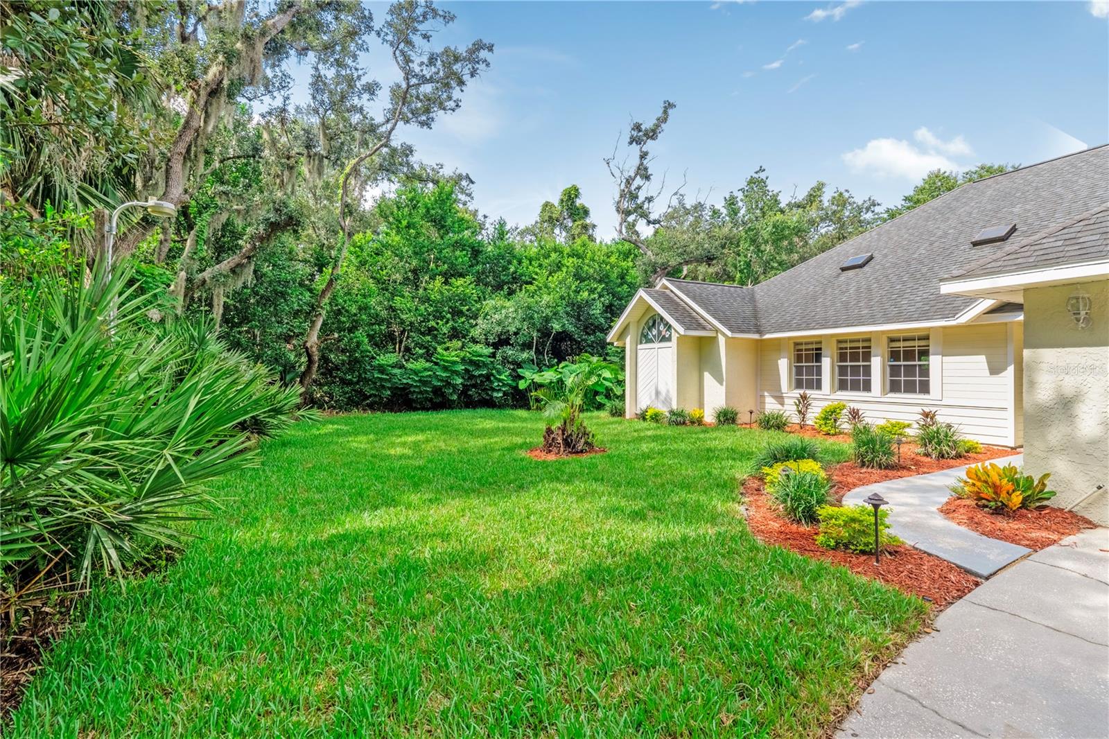 3rd image of 5812 Nob Hill Blvd, Port Orange, FL 32127 | MLS# V4950561