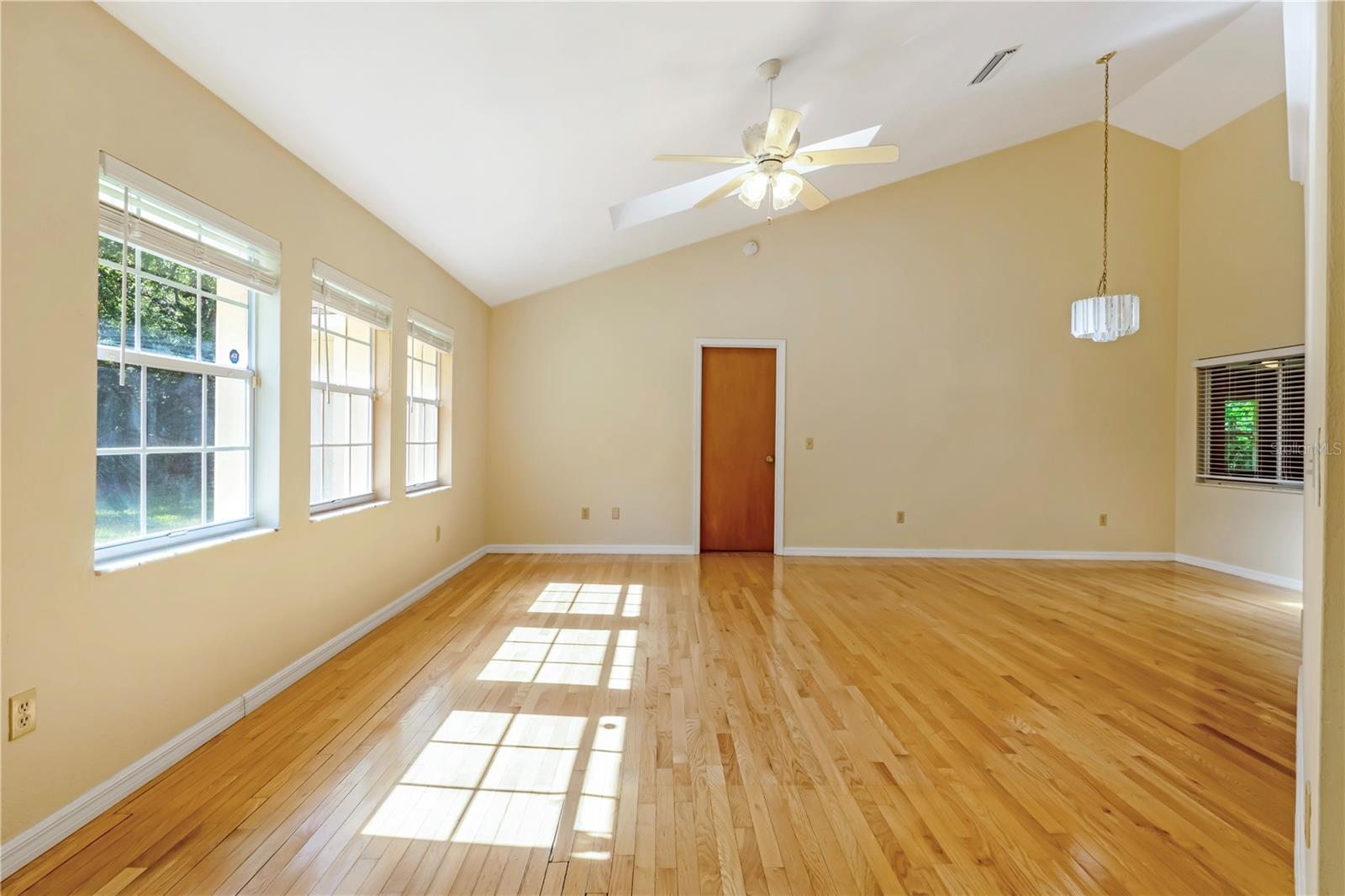 5th image of 5812 Nob Hill Blvd, Port Orange, FL 32127 | MLS# V4950561