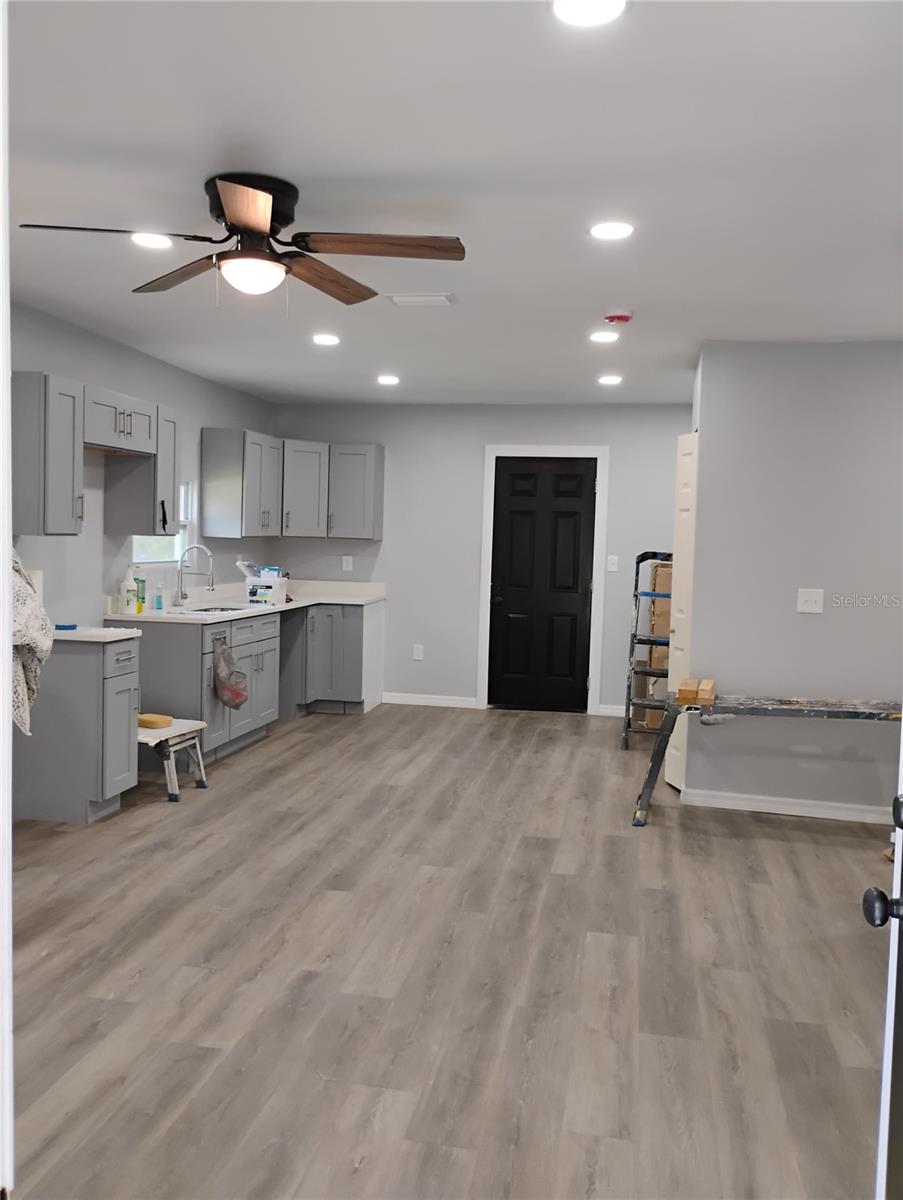 5th image of 765 Ne 6Th Ter, Crystal River, FL 34428 | MLS# O6430871