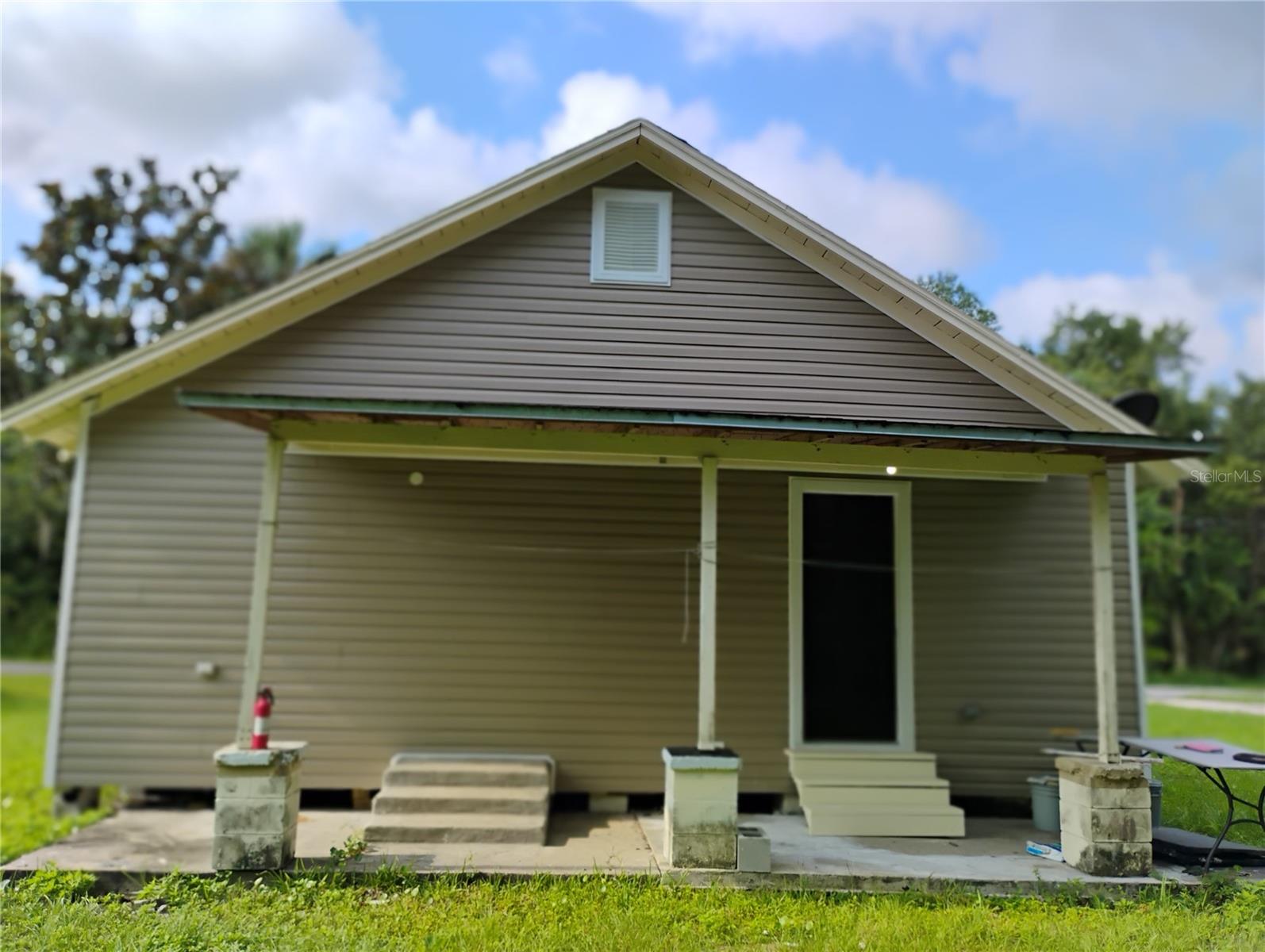 3rd image of 765 Ne 6Th Ter, Crystal River, FL 34428 | MLS# O6430871