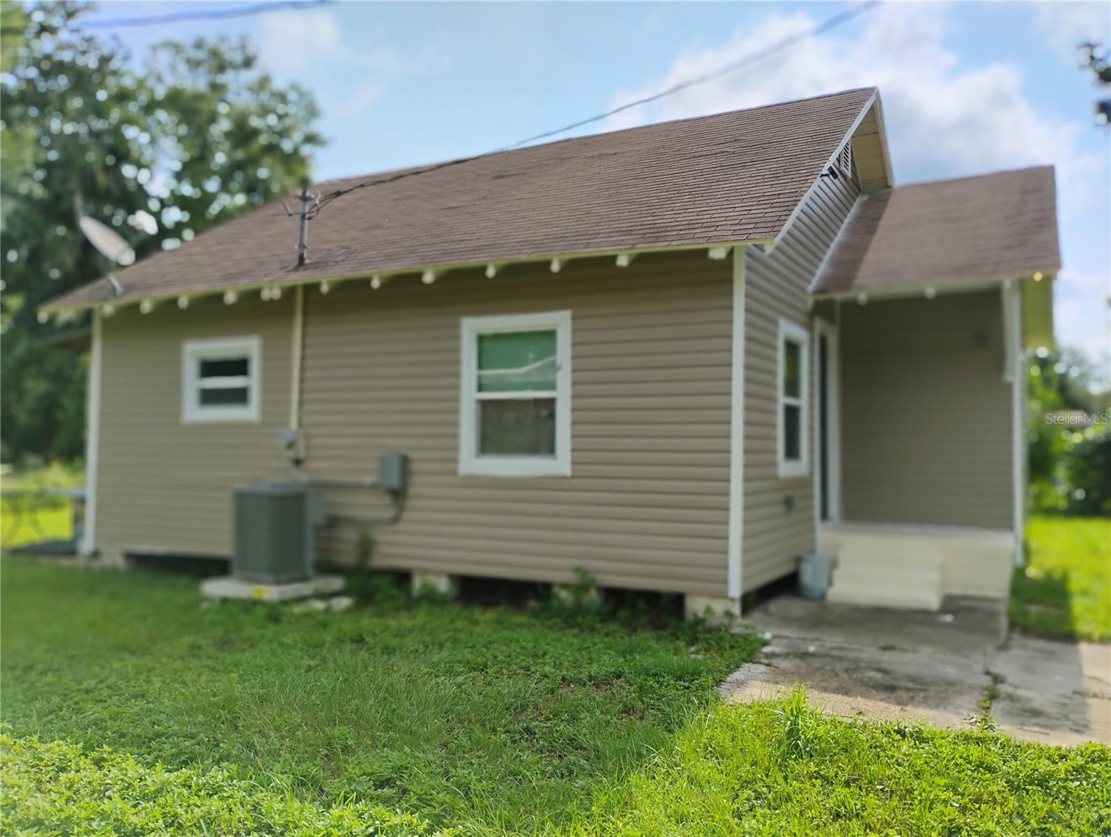 2nd image of 765 Ne 6th Ter, Crystal River, FL 34428 | MLS# O6430871