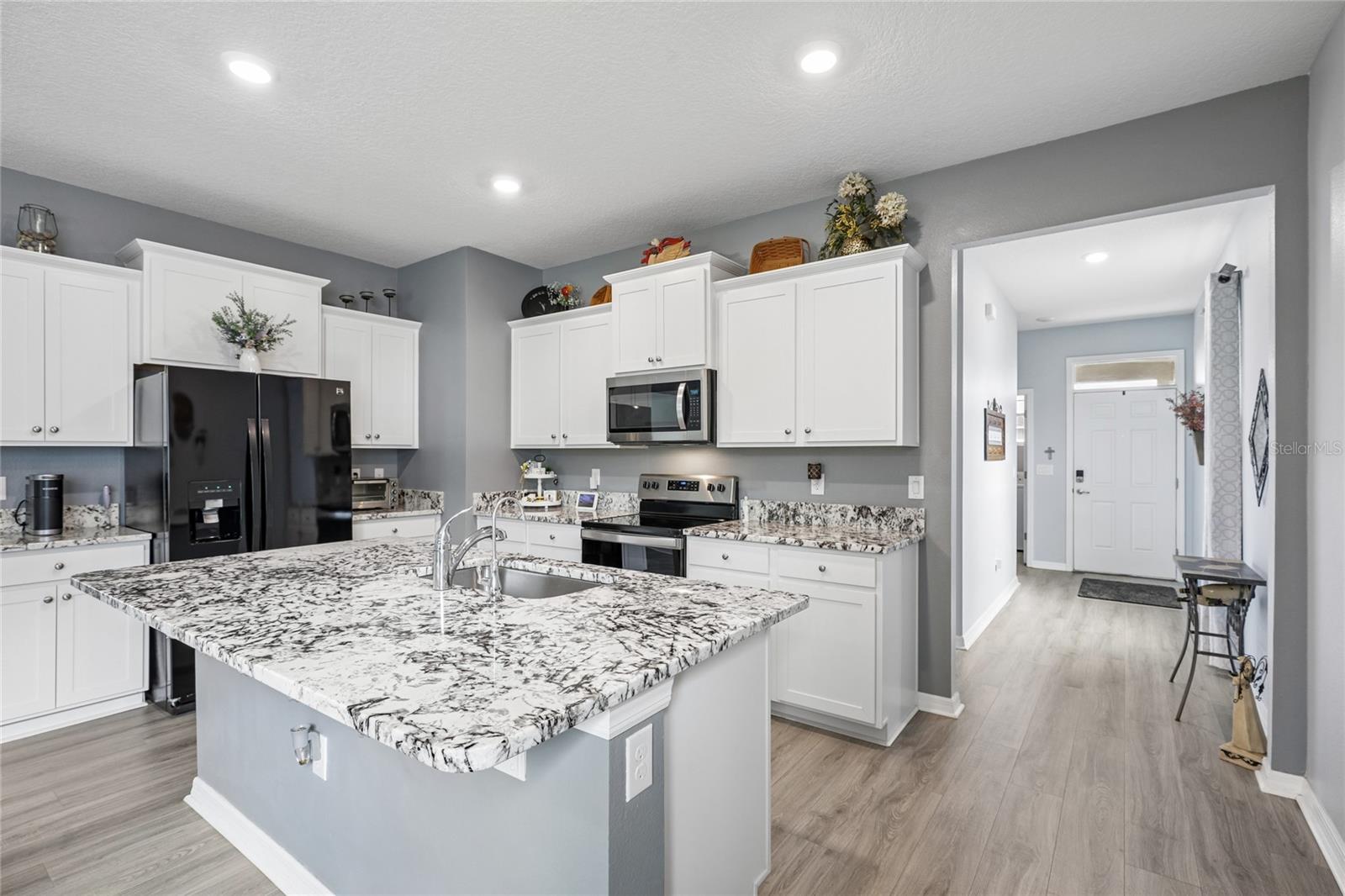 4th image of 5395 Sunshine Dr, Wildwood, FL 34785 | MLS# O6430929