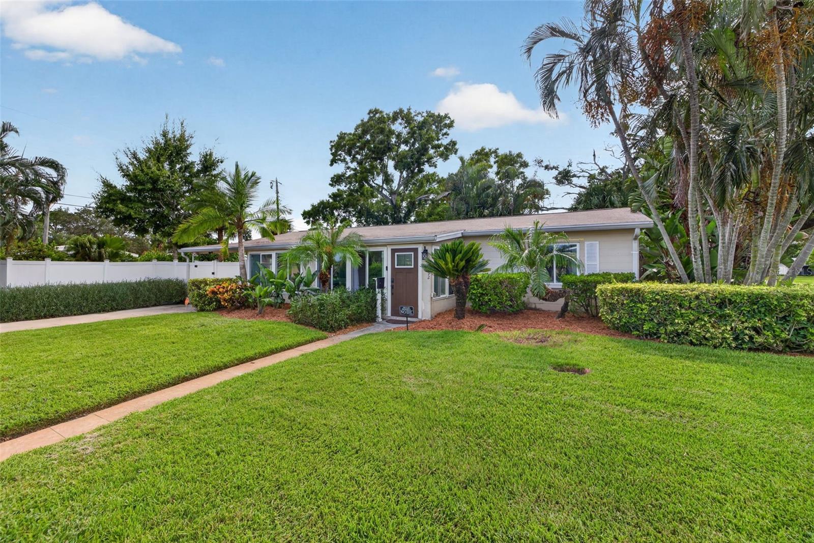 2nd image of 4392 Walnut St Ne, St Petersburg, FL 33703 | MLS# TB8536197