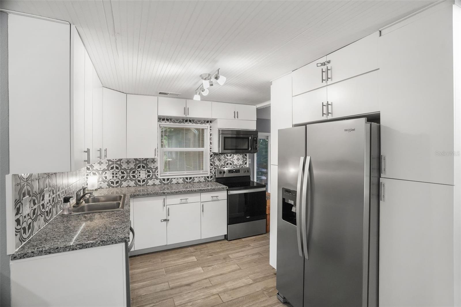 3rd image of 1663 San Mateo Dr, Dunedin, FL 34698 | MLS# TB8536200