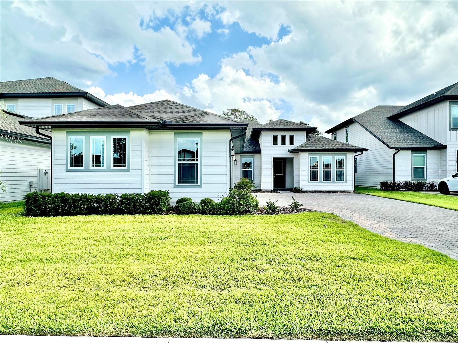 Photo 3 of Single family home for sale at 17552 Lake Star Rd, Winter Garden, FL 34787 | MLS# O6431054 | Listing updated on 2026-08-11