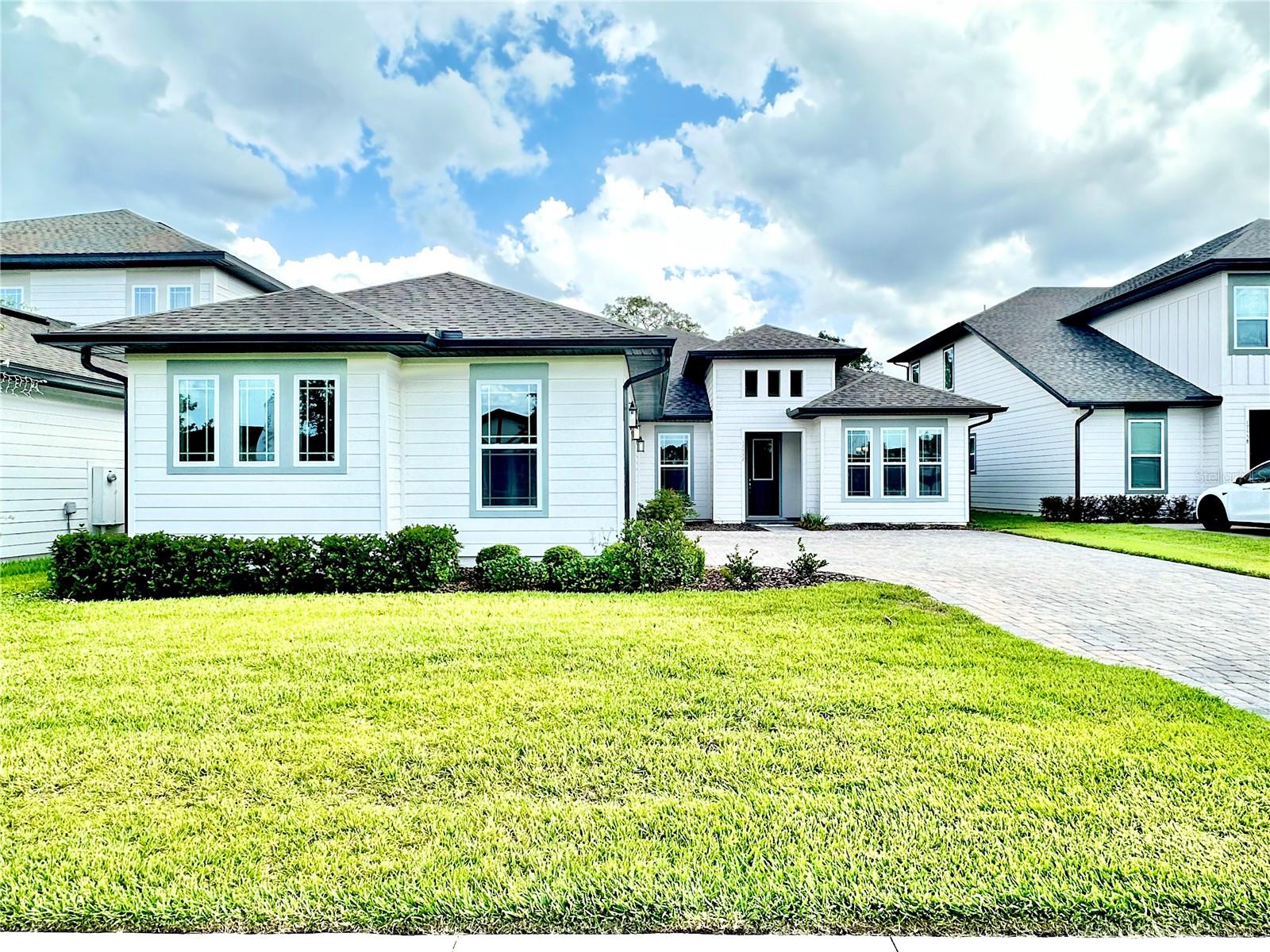 Photo 2 of Single family home for sale at 17552 Lake Star Rd, Winter Garden, FL 34787 | MLS# O6431054 | Listing updated on 2026-08-11