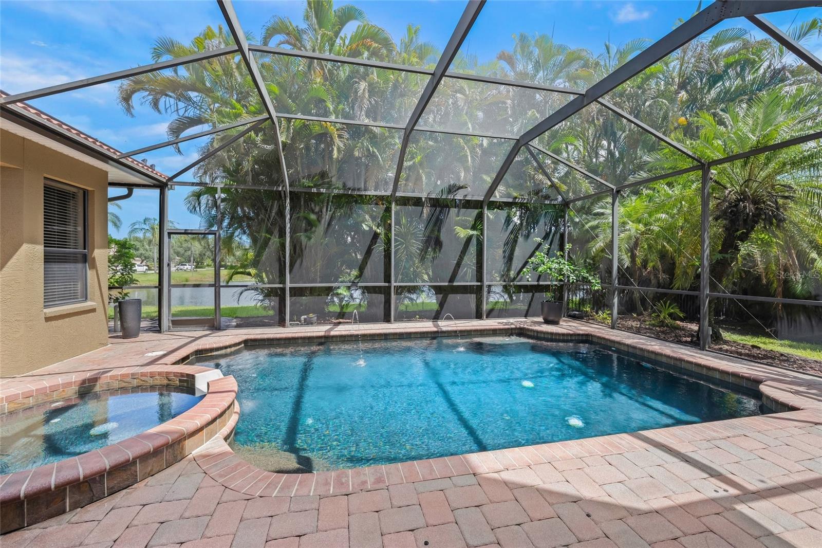 3rd image of 4665 Tuscana Dr, Sarasota, FL 34241 | MLS# A4702171