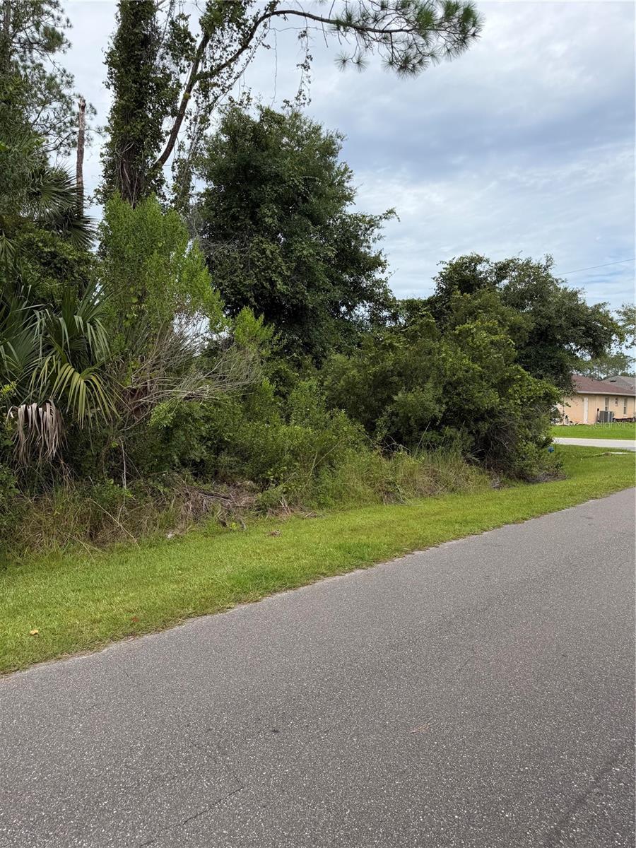 3rd image of 1 Kashgar Ct, Palm Coast, FL 32164 | MLS# FC320490