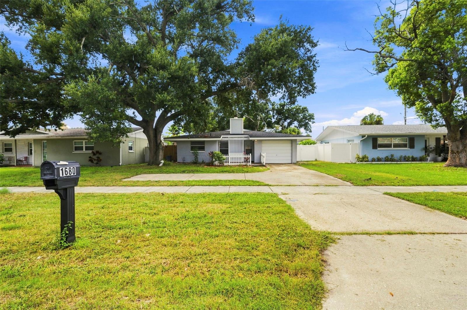 2nd image of 1680 Pinehurst Rd, Dunedin, FL 34698 | MLS# TB8536789