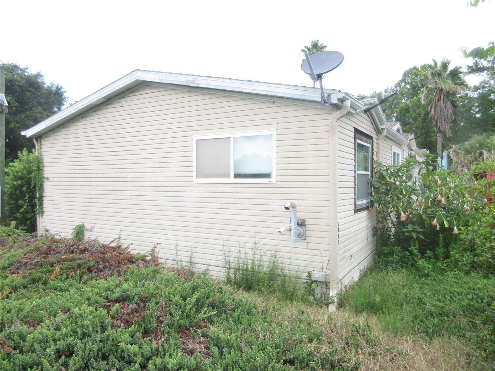 4th image of 16000 N Hwy 329, Reddick, FL 32686 | MLS# OM729942
