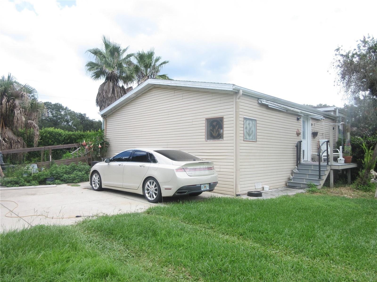 2nd image of 16000 N Hwy 329, Reddick, FL 32686 | MLS# OM729942