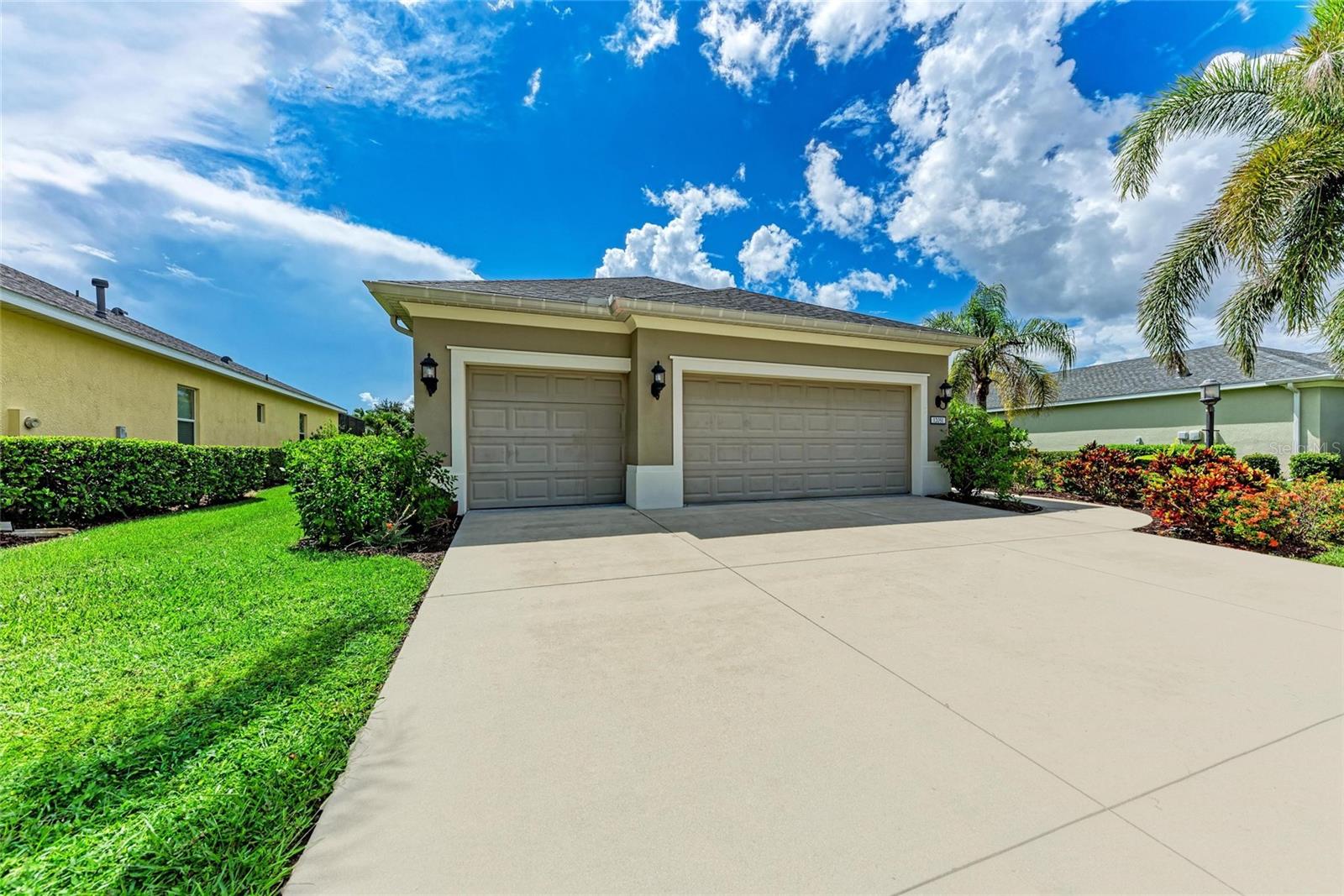 2nd image of 12051 Forest Park Cir, Bradenton, FL 34211 | MLS# A4702353