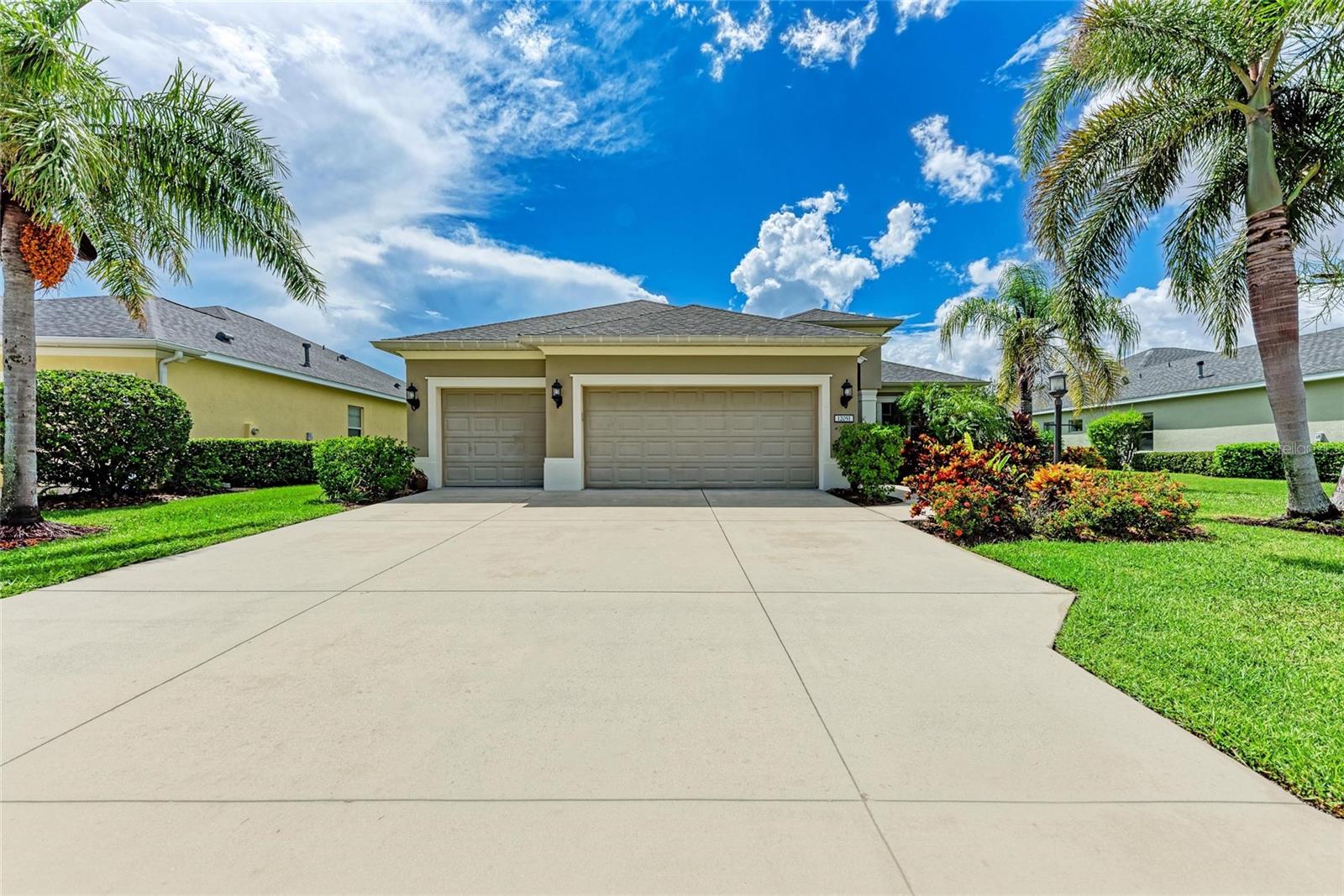 3rd image of 12051 Forest Park Cir, Bradenton, FL 34211 | MLS# A4702353