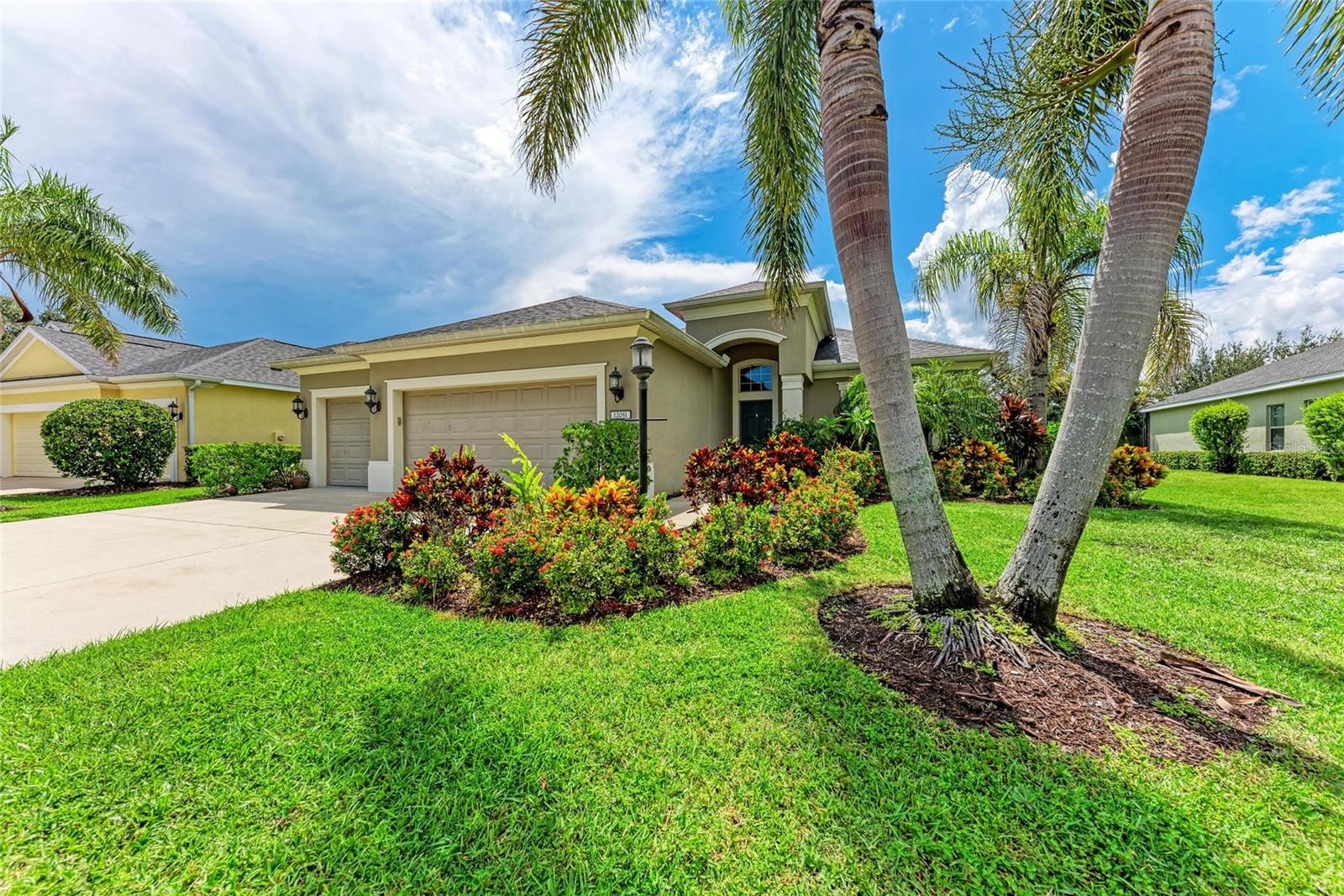 1st image of 12051 Forest Park Cir, Bradenton, FL 34211 | MLS# A4702353