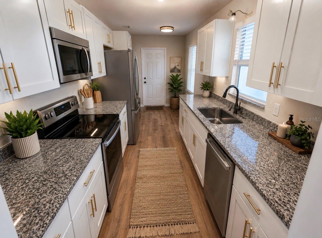 3rd image of 8577 Ne 157Th Ct, Silver Springs, FL 34488 | MLS# OM730016