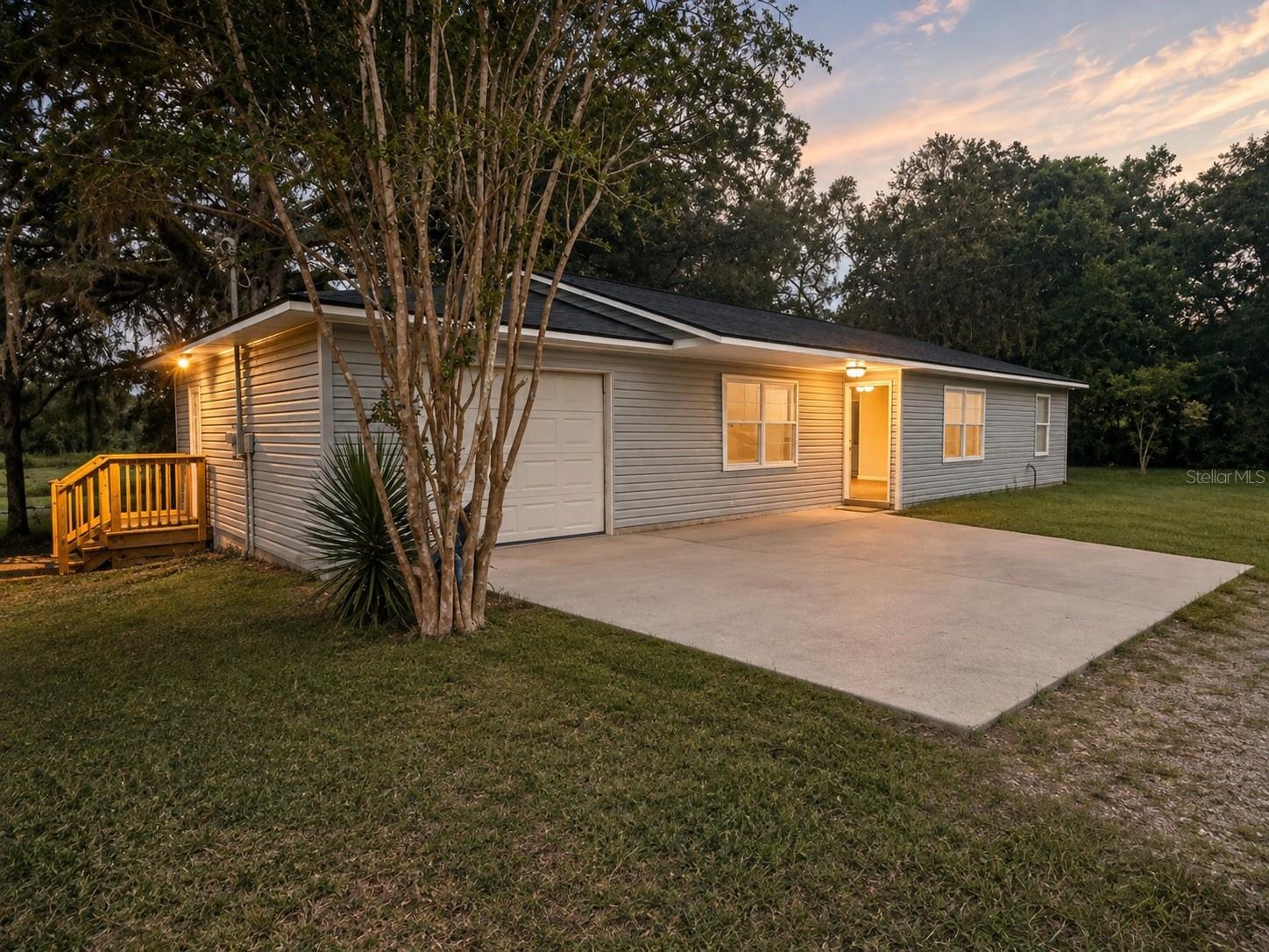 1st image of 8577 Ne 157th Ct, Silver Springs, FL 34488 | MLS# OM730016