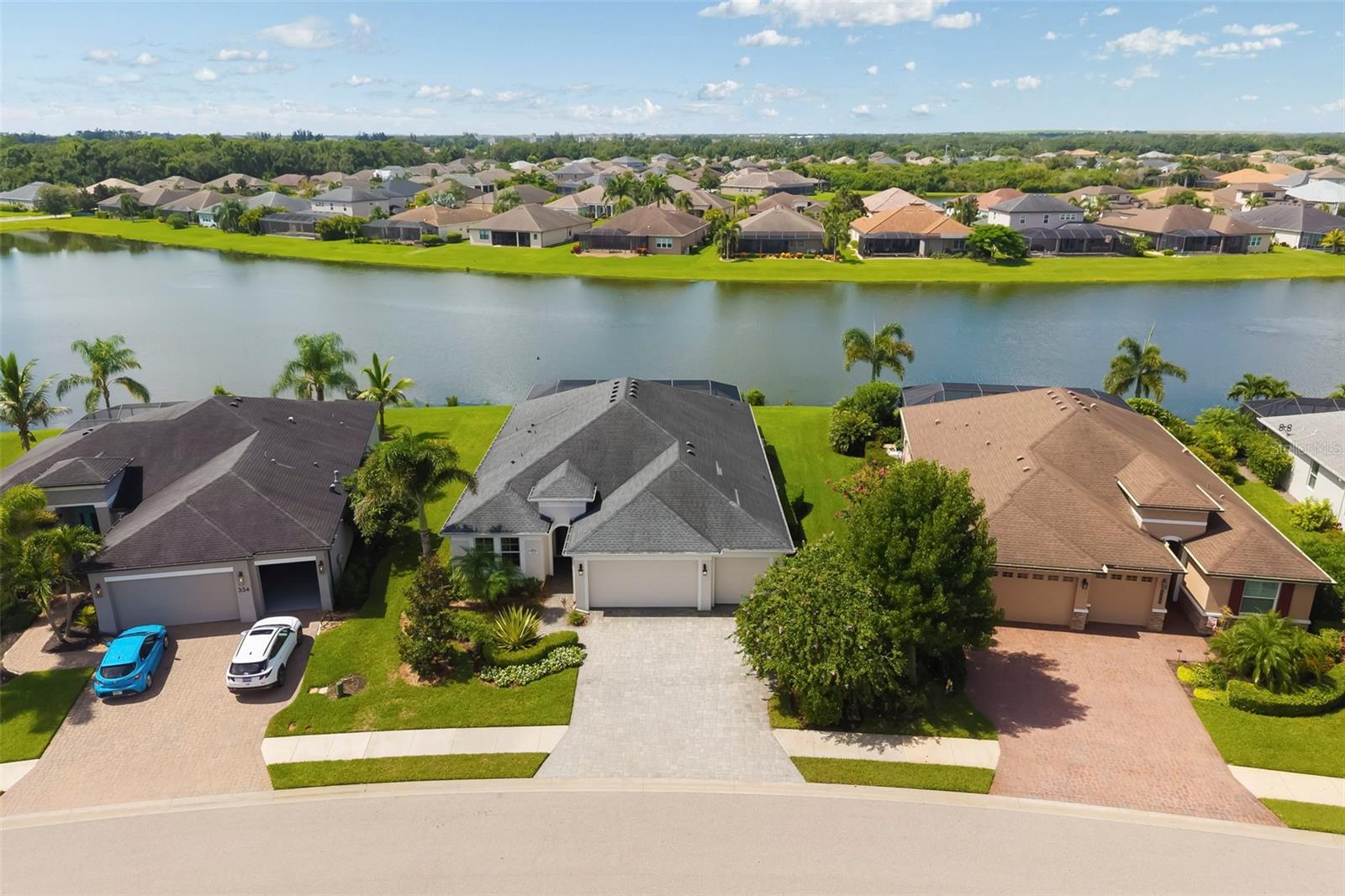 2nd image of 332 Chantilly Trl, Bradenton, FL 34212 | MLS# A4702445