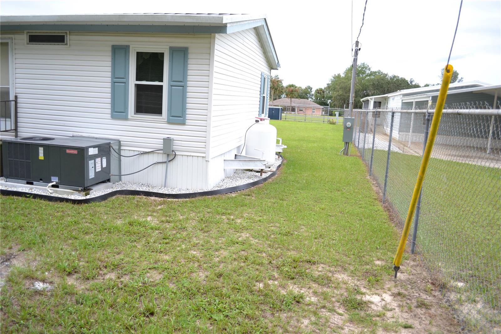5th image of 5951 Se 158Th Ct, Ocklawaha, FL 32179 | MLS# OM730019