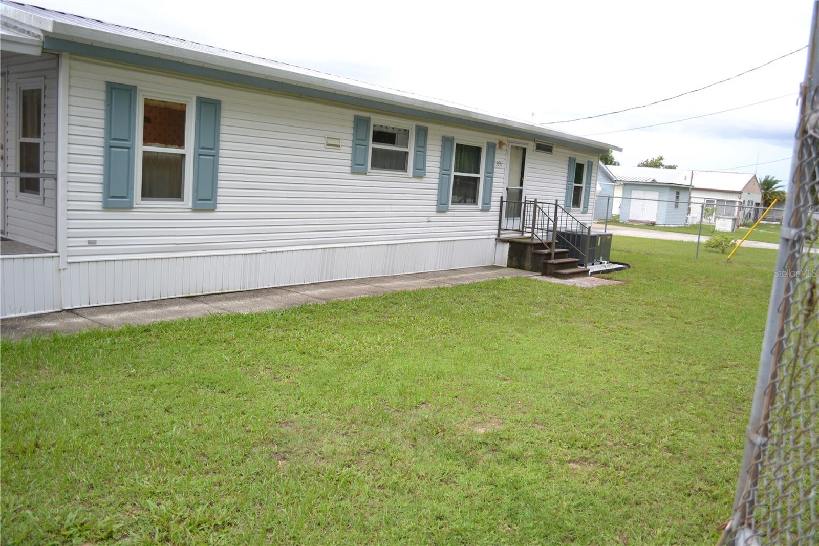 3rd image of 5951 Se 158Th Ct, Ocklawaha, FL 32179 | MLS# OM730019