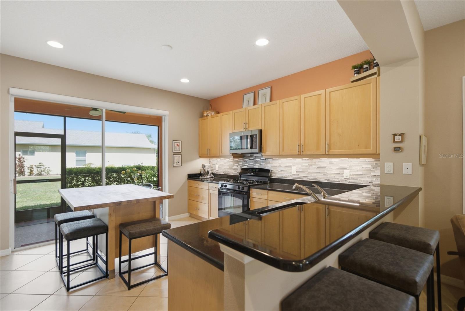 3rd image of 5002 Boston Common Gln, Bradenton, FL 34211 | MLS# A4702482