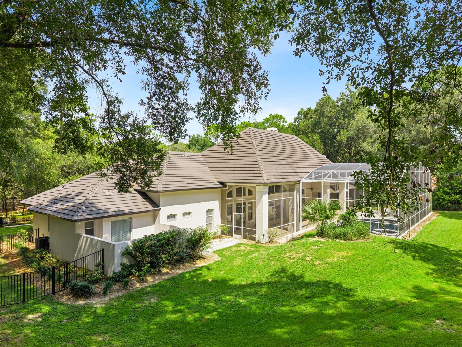 52nd image of 950 Sweetwater Club Blvd, Longwood, FL 32779 | MLS# O6432120