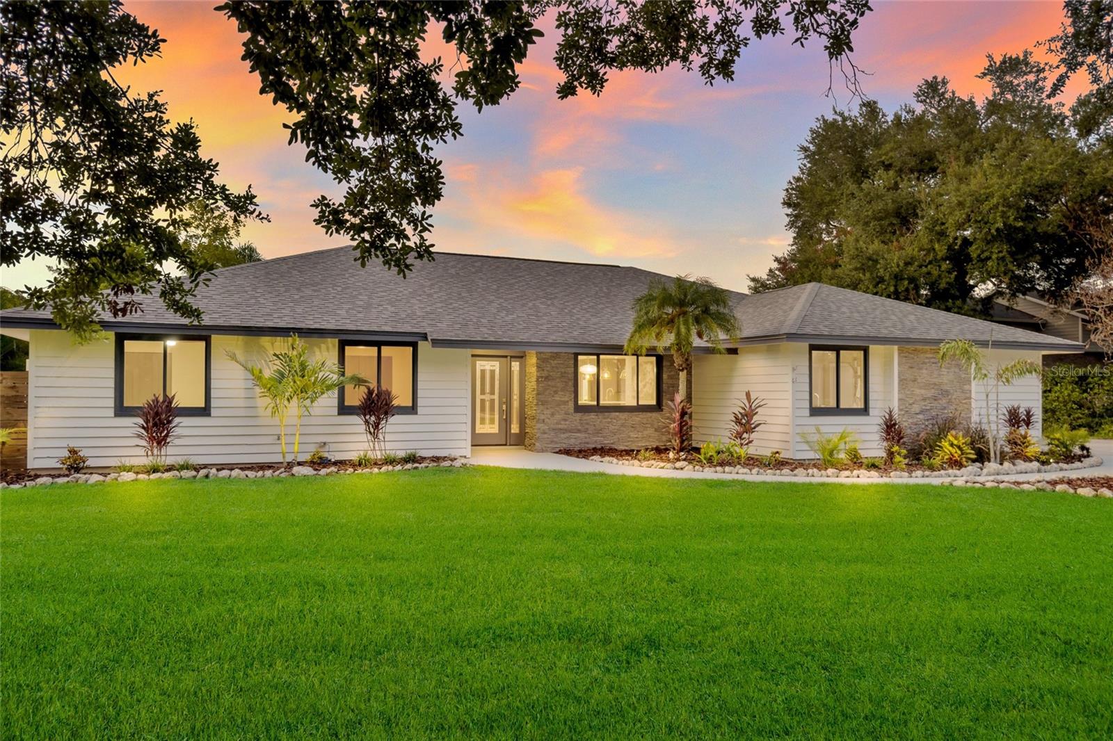 2nd image of 1411 70th St Nw, Bradenton, FL 34209 | MLS# A4702564