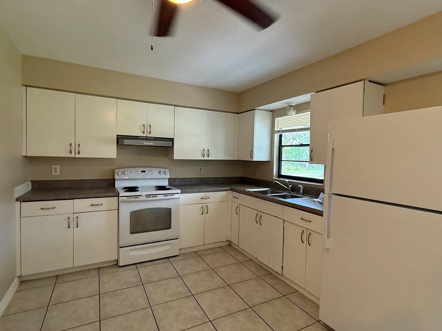 8th image of 1685 Shadow Ln, Englewood, FL 34224 | MLS# C7529437